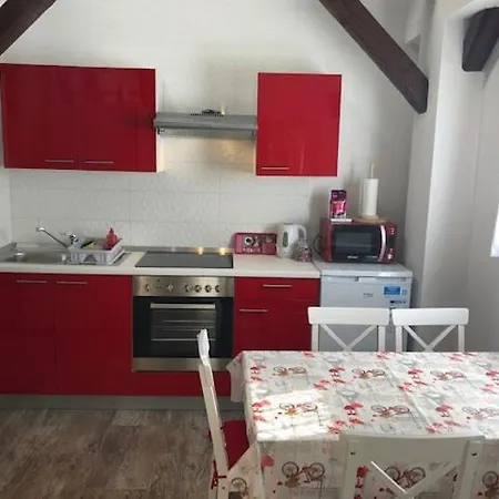 Charming Tiny House 